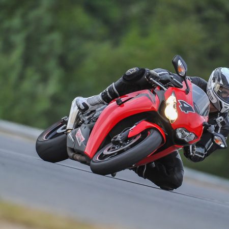 El campeón de MotoGP Bagnaia correrá con el número 1 mientras Ducati revela los colores de 2023