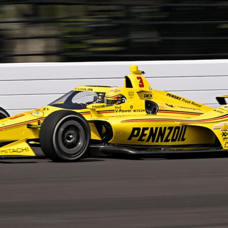 ¡Órale con la Indy! McLaughlin Acelera a Fondo en las Pruebas de Indianápolis… ¡Y la Raza se Prepara Para las 500 Millas!