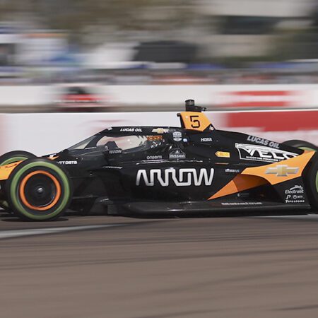 Pato O’Ward Remonta en una Indy 500 Caótica; Palou se Pone Líder al Final